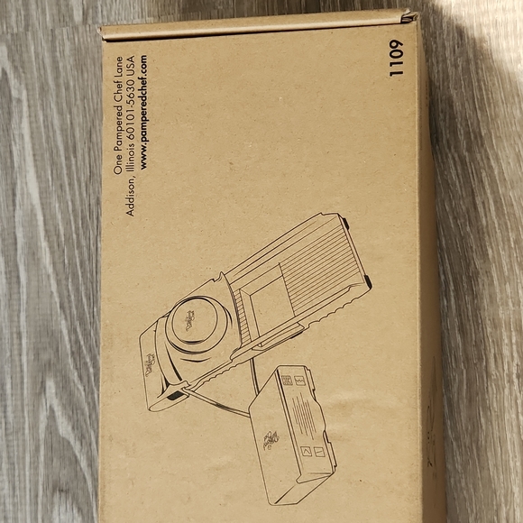 Pampered Chef Ultimate Mandoline #1109 Grater Slicer 4 Blades - Picture 10 of 11